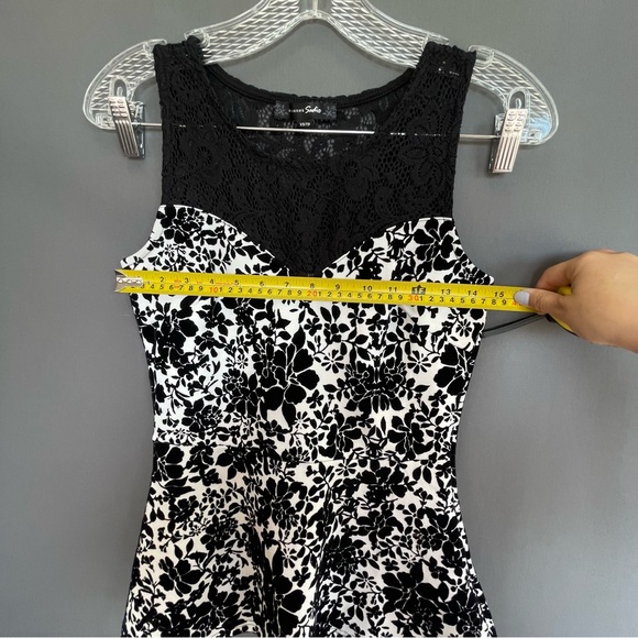 Sloane & Sadie XS black and white velvet textured ruffle hem flare top - Picture 10 of 12